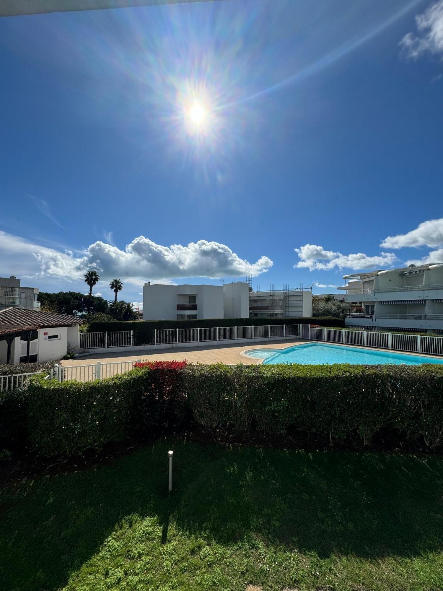 Appartemment Vue Mer Et Piscine ヴィルヌーヴ・ルベ エクステリア 写真